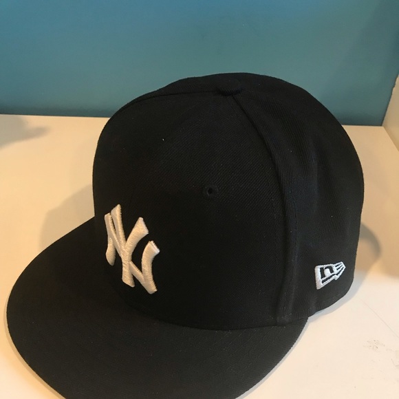 New Era Yankees Fitted Cap Size 7 1/2 - Picture 4 of 4
